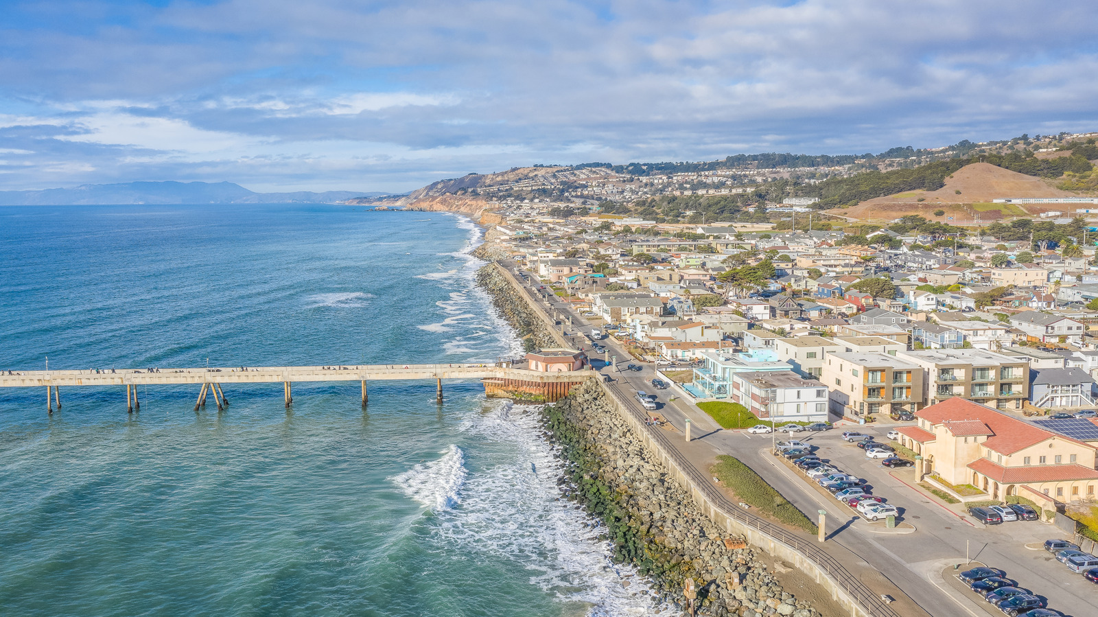 Pacifica residential community and local lifestyle